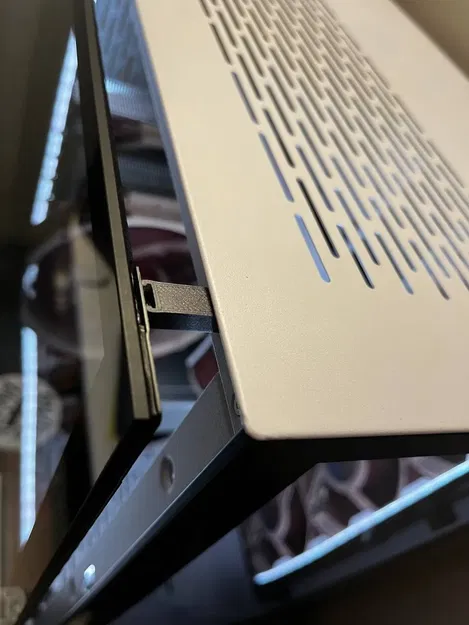 Lian Li 011 Dynamic: Tấm chắn hông cách ~17mm / bộ chuyển đổi - Image 1