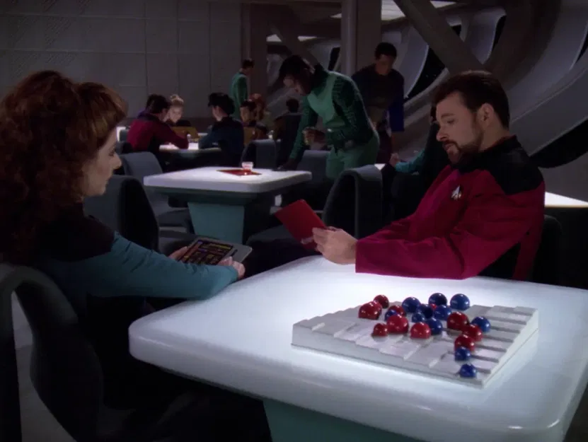 Bàn Terrace, Gần Như Chuẩn Theo Phim - Image 1