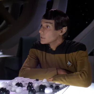 Bàn Terrace, Gần Như Chuẩn Theo Phim