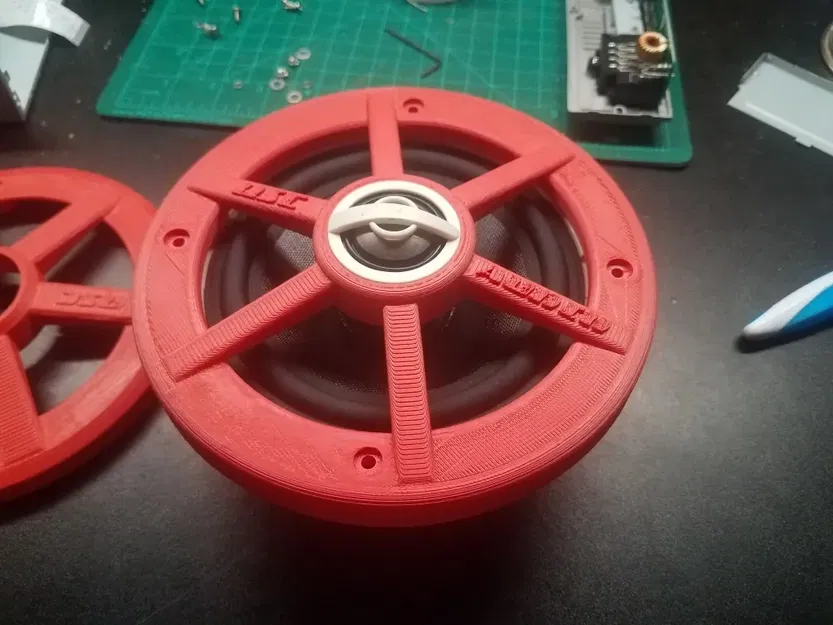 Lưới Tản Nhiệt Loa QSC 5.25 inch Có Ngàm Gắn Loa Tweeter 40mm - Image 2