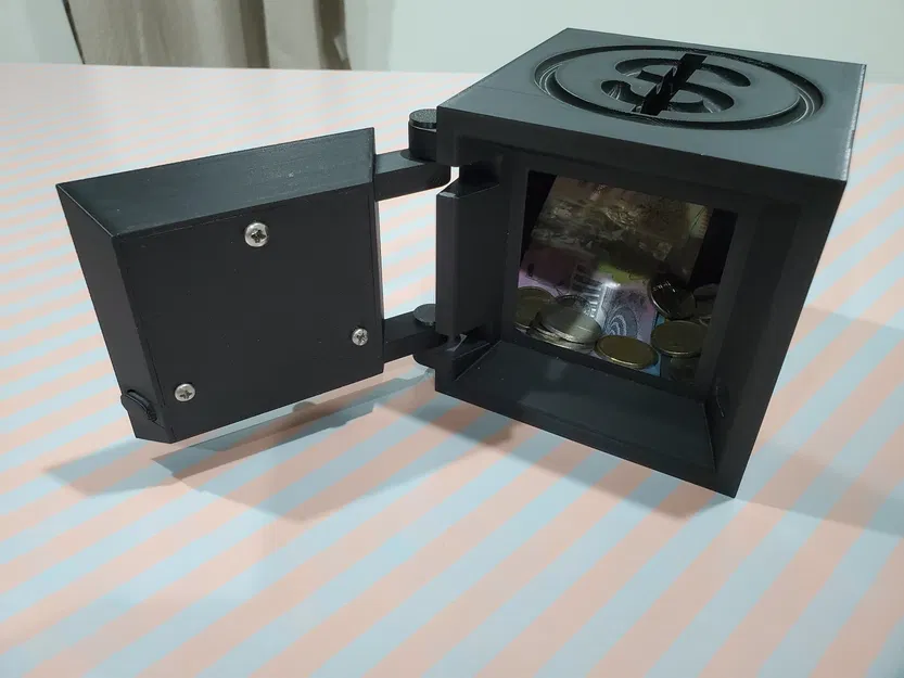 Title Piggy Bank Safe Tóm tắt két sắt Piggy Bank có khóa kết hợp - Image 3