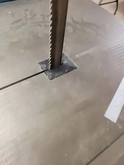 Tấm Lót Họng Máy Cưa Lọng Agazzani B18 - Image 1