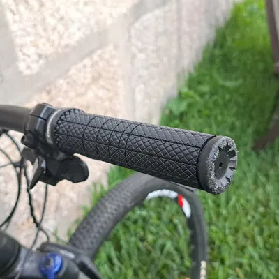 Tay nắm xe đạp Cannondale D2 lock-on đơn composite