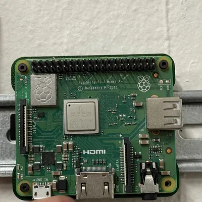 Kẹp ray DIN cho Raspberry Pi