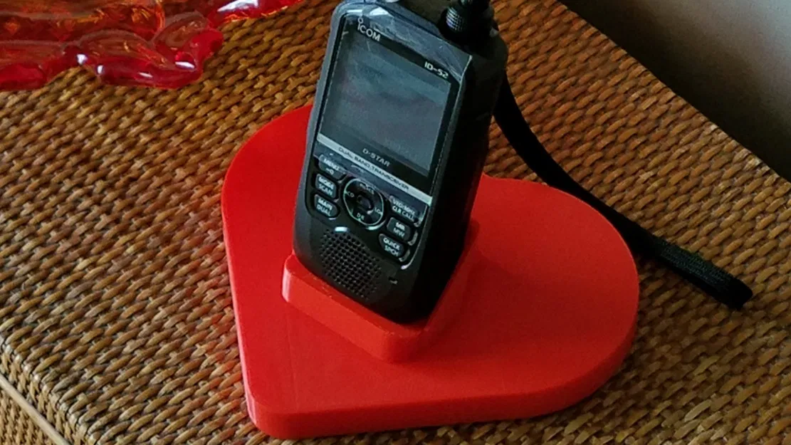 Giá đỡ Radio ID-52, ID-51, và có thể cả ID-50 Chân Đế Hình Trái Tim LÀM LẠI - Image 1