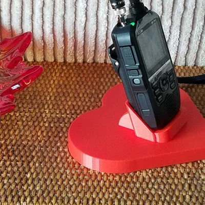 Giá đỡ Radio ID-52, ID-51, và có thể cả ID-50 Chân Đế Hình Trái Tim LÀM LẠI