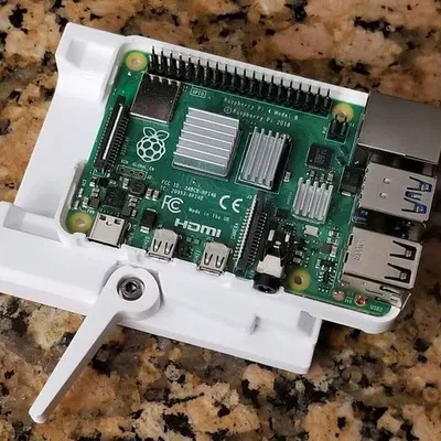 Giá đỡ Raspberry Pi 4 Mở Nhanh có Lẫy Khóa (Bản Remix Vỏ Case Không Ốc Vít Malolo)