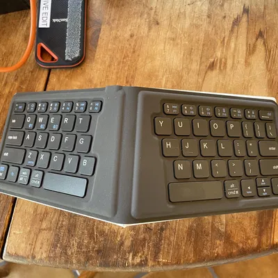 Ramp Kê Cho Bàn Phím Gập Đôi iClever