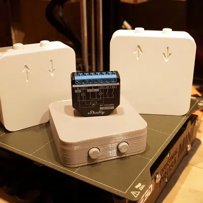 Vỏ Shelly Plus 2PM với 2 công tắc hành trình điều khiển rèm