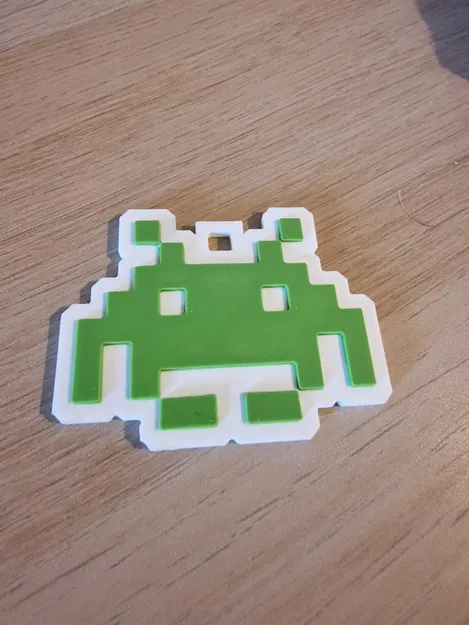 Space invaders keychain - Image 1