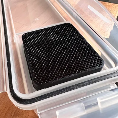 Desiccant box for Plastic House cereal box lid