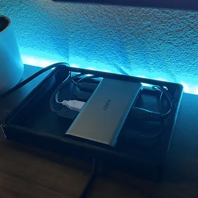 Hộp Đựng Dock USB Hình Lục Giác Cho Bàn Làm Việc