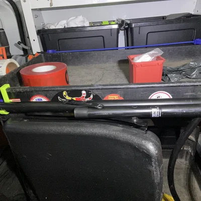 GIÁ ĐỂ GHẾ XẾP CHO XE ĐẨY RUBBERMAID