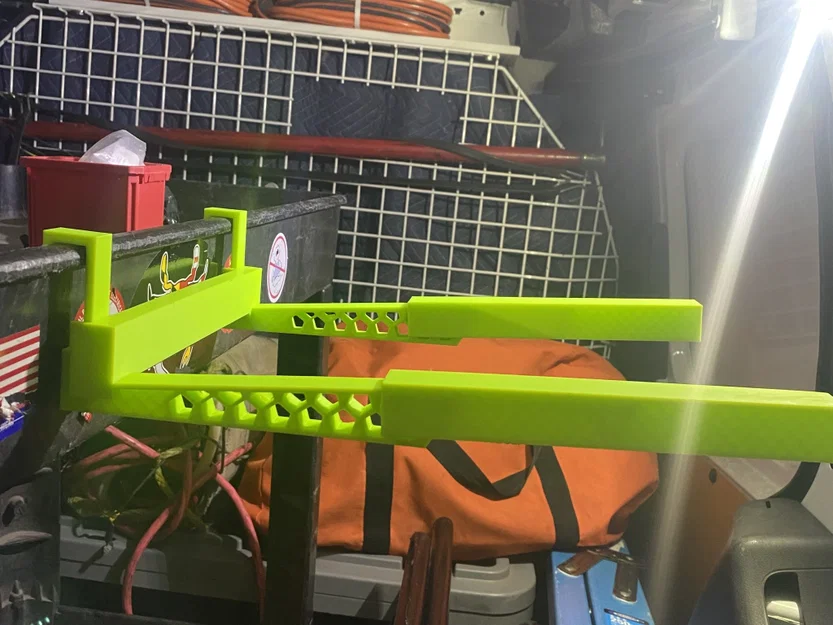 LAPTOP HOLDER FOR NARROW RUBBERMAID CART V3 - Image 2