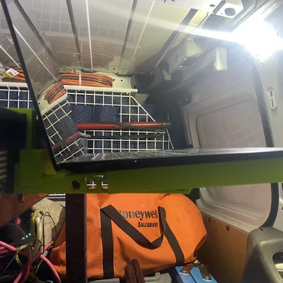 LAPTOP HOLDER FOR NARROW RUBBERMAID CART V3
