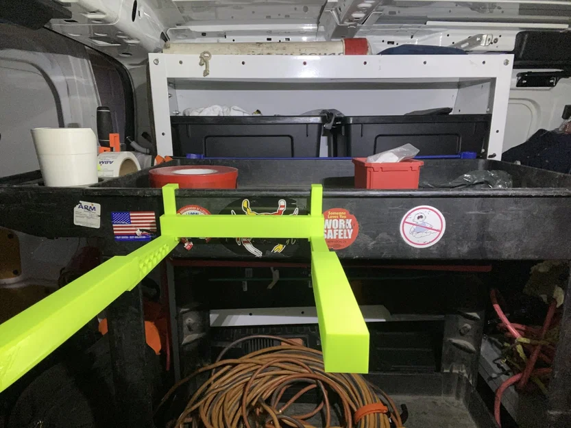 LAPTOP HOLDER FOR NARROW RUBBERMAID CART V3 - Image 4