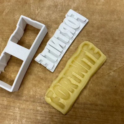 Khuôn Cắt Bánh Hình FORTNITE kèm Công Thức