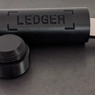 Hộp đựng an toàn Ledger Nano S Plus