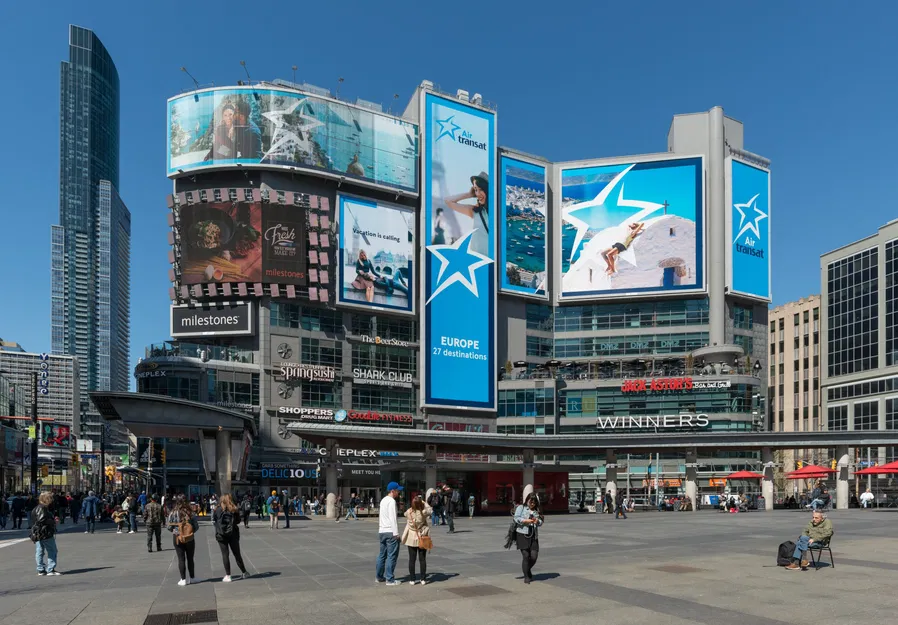 Toronto Yonge-Dundas Square "The Tenor" - Image 2