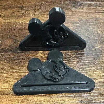 Khuôn bóp kem đánh răng hình Mickey