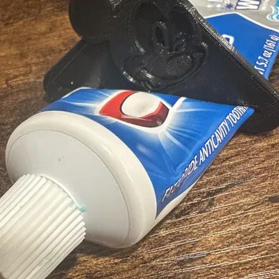 Khuôn bóp kem đánh răng hình Mickey