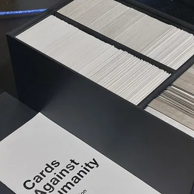 Hộp Đựng Bài Cards Against Humanity (CAH)
