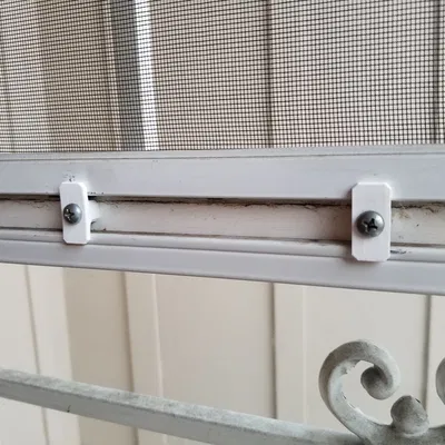 Kẹp Màn Chống Muỗi Cho Cửa Đi