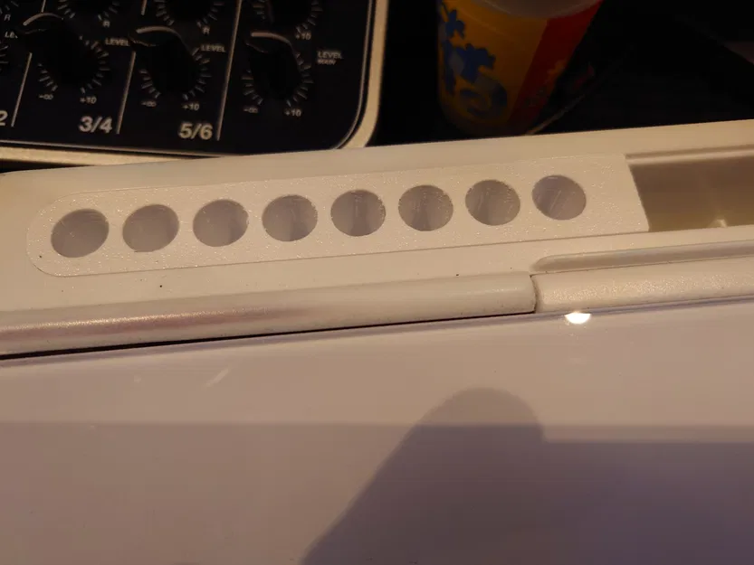 Chân Đế Giữ Bút Cho Bảng Trắng Để Bàn Griply - Image 2