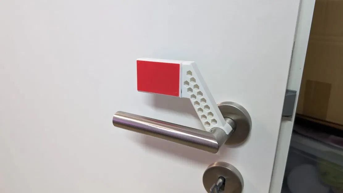 Biển báo tay nắm cửa làm hơi quá - Image 2