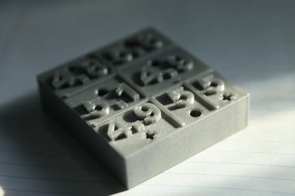 Tên Bảng kiểm tra kích thước lỗ trục và chốt kỹ thuật Lego - Image 2