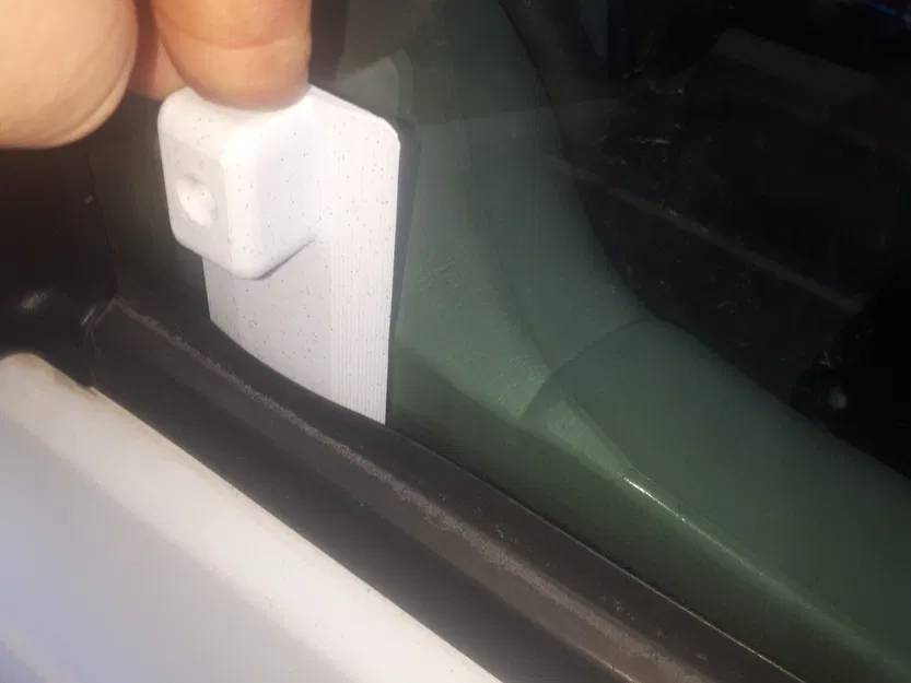 Frozen Window Ice Breaker - Image 1