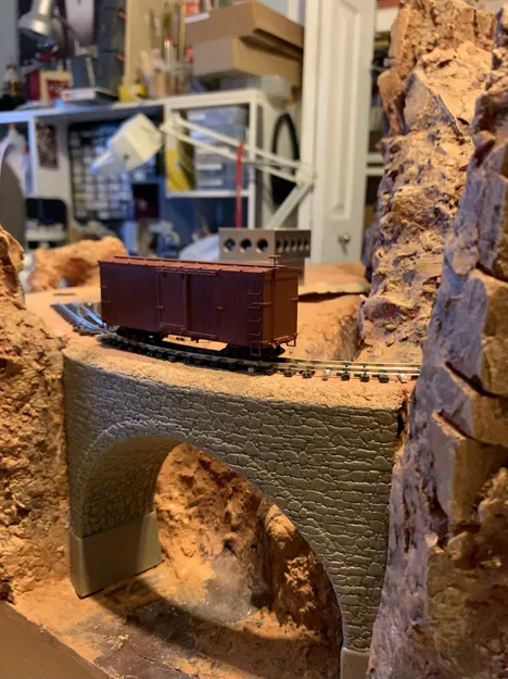 Mô hình cầu đá cong cho đường ray xe lửa (đường kính 8" - 12") - Image 1