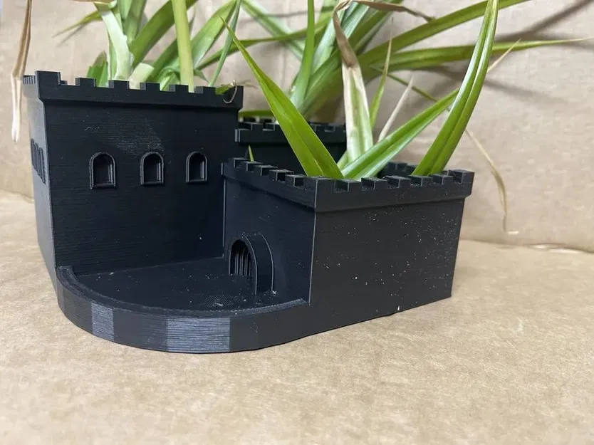 Chậu Trồng Cây Phong Cách Lâu Đài Trung Cổ - Image 1