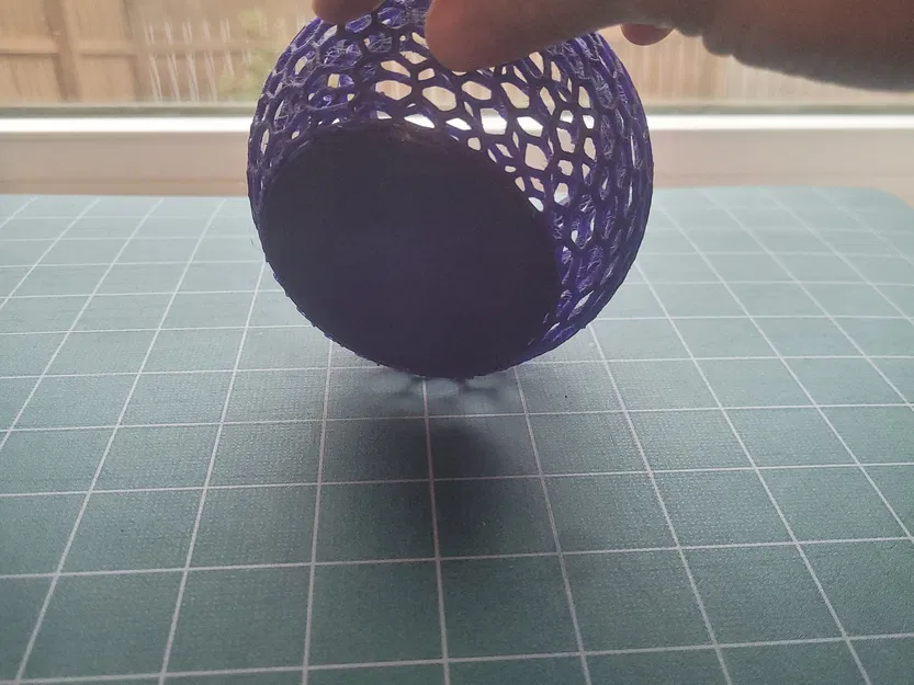 Round Plant Pot Flat Bottom Voronai - Image 3