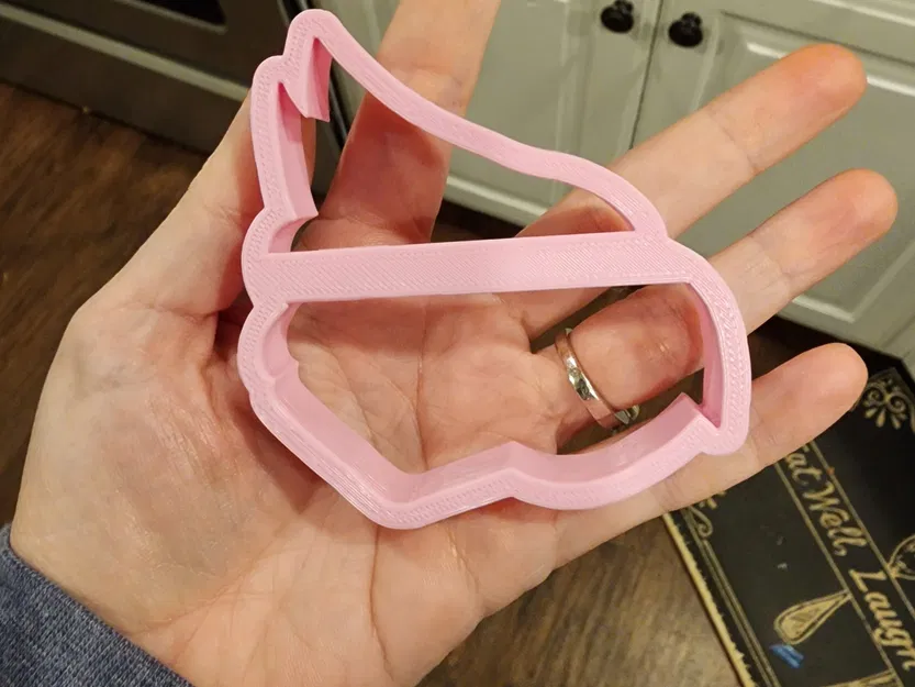 Cardinal Cookie Cutter - Image 1