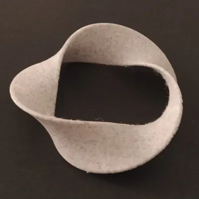 Dải Möbius xoắn ba