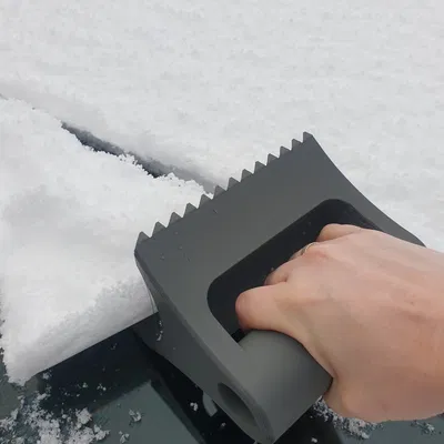 Dụng Cụ Cào Tuyết SnowPlow Scraper Đa Năng Cho Xe Hơi