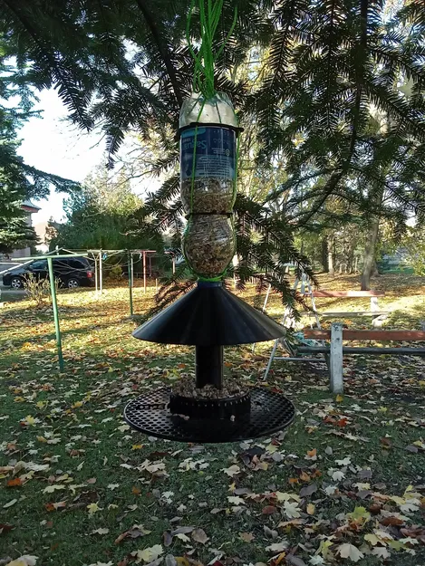 Prusament bird feeder top 50 deg. overhang - Image 1