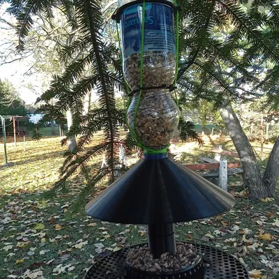Prusament bird feeder top 50 deg. overhang