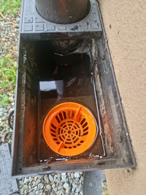 Košík na nečistoty ke kanalizační vpusti okapu - Image 1