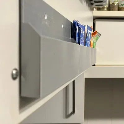 Giá treo túi đựng đồ (ví dụ: bột làm bánh)