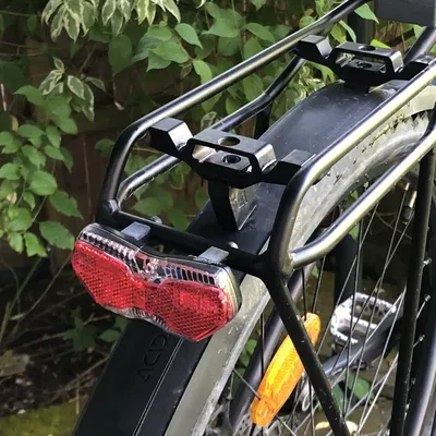 Giá đỡ đèn hậu Busch & Müller cho baga Cube ACID