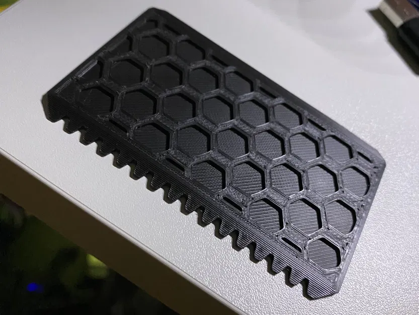 Dụng Cụ Gạt Băng - Hình Lục Giác - Cỡ Thẻ Tín Dụng - Image 1