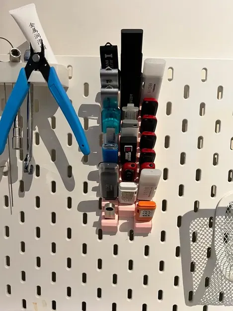 Kệ giữ 8 USB cho Skadis - Image 1