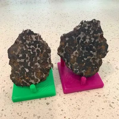 Giá đỡ thiên thạch