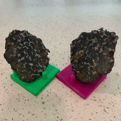 Giá đỡ thiên thạch