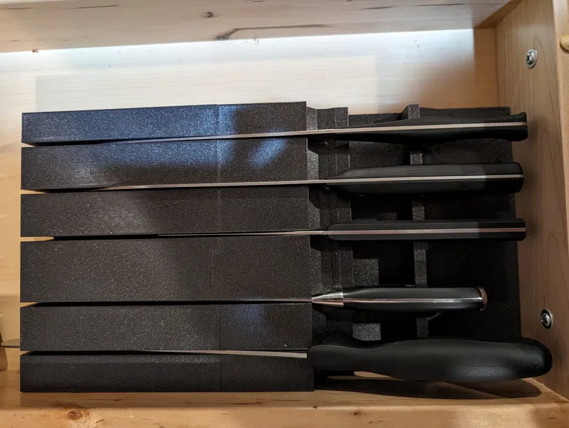 Kitchen Knife Block - Image 1