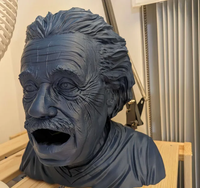 Albert Einstein miệng há ngậm đồ - Image 2