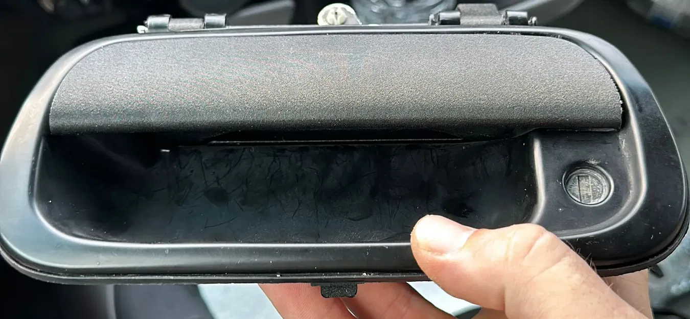 Tay Nắm Cốp Xe Tundra - Image 2