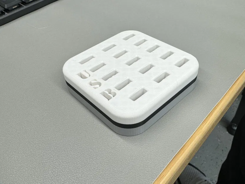 Title USB Drive Holder Tóm tắt Giá đỡ ổ USB DANH MỤC Máy in 3D - Image 3